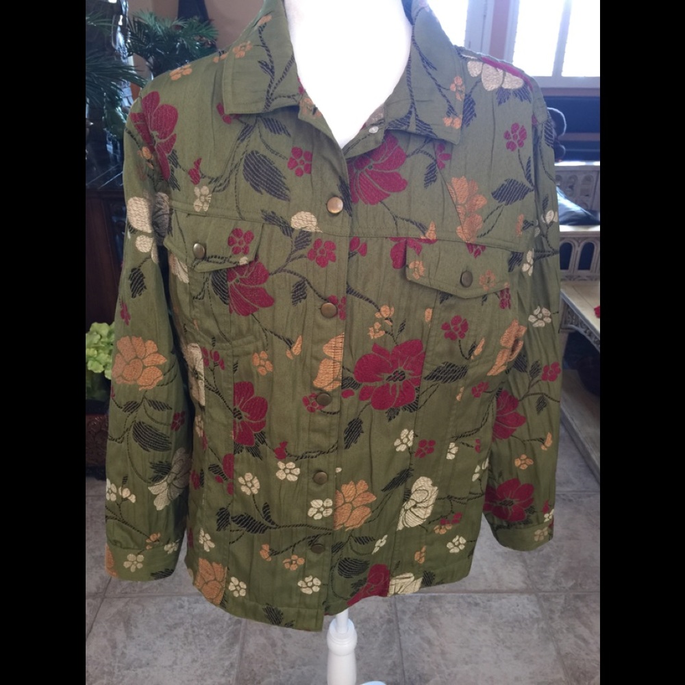 CHICO’S OLIVE GREEN JACKET